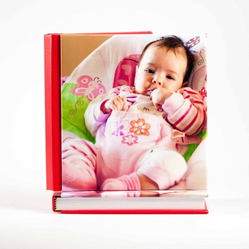 personalizare-uv-nume-bebelus-relief-coperta-album-botez