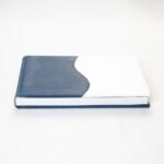 Álbum digital de ecopiel S-Line azul, portada rígida, visto desde arriba