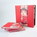 Juego de álbumes de bautizo de ecopiel roja para los padres y los padrinos